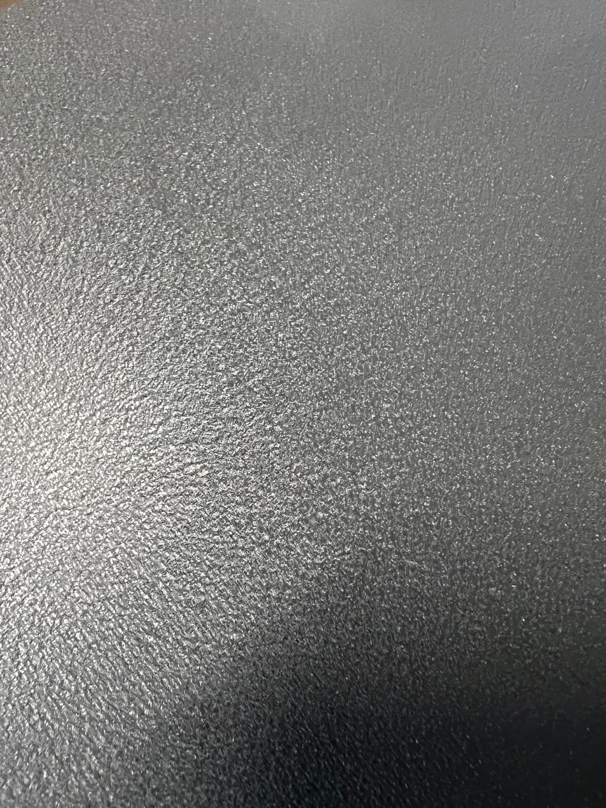 Millist värvkatet valida metallkatusele? Polüester vs. polüuretaan